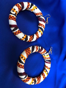 Créoles africaines en imprimé noir orange blanc - Boucles d'oreilles Zero Waste recyclées