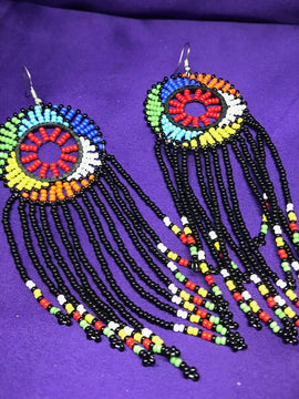 Pendientes Masai con cuentas en azul y negro
