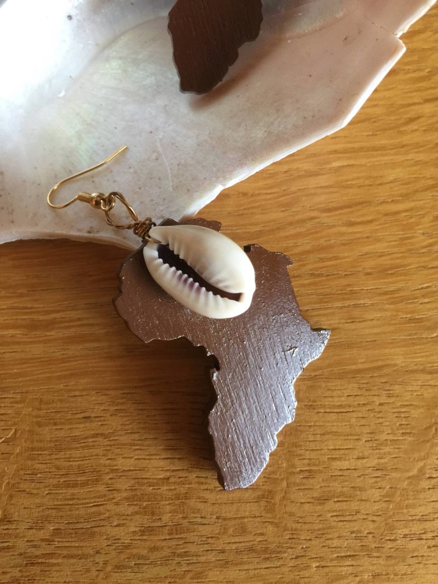 Africa Earrings with Cowrie Shell Made with Recycled Wood - Continent Clothing 