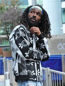 Chaqueta de bombardero africana en blanco y negro