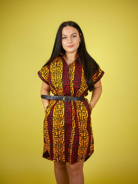 Afrikanische Kleid In erstaunlichen Kente