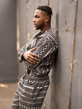 Camisa con estampado africano en tela de barro