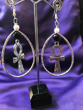 Statement Silber Ohrringe mit Ankh Charme
